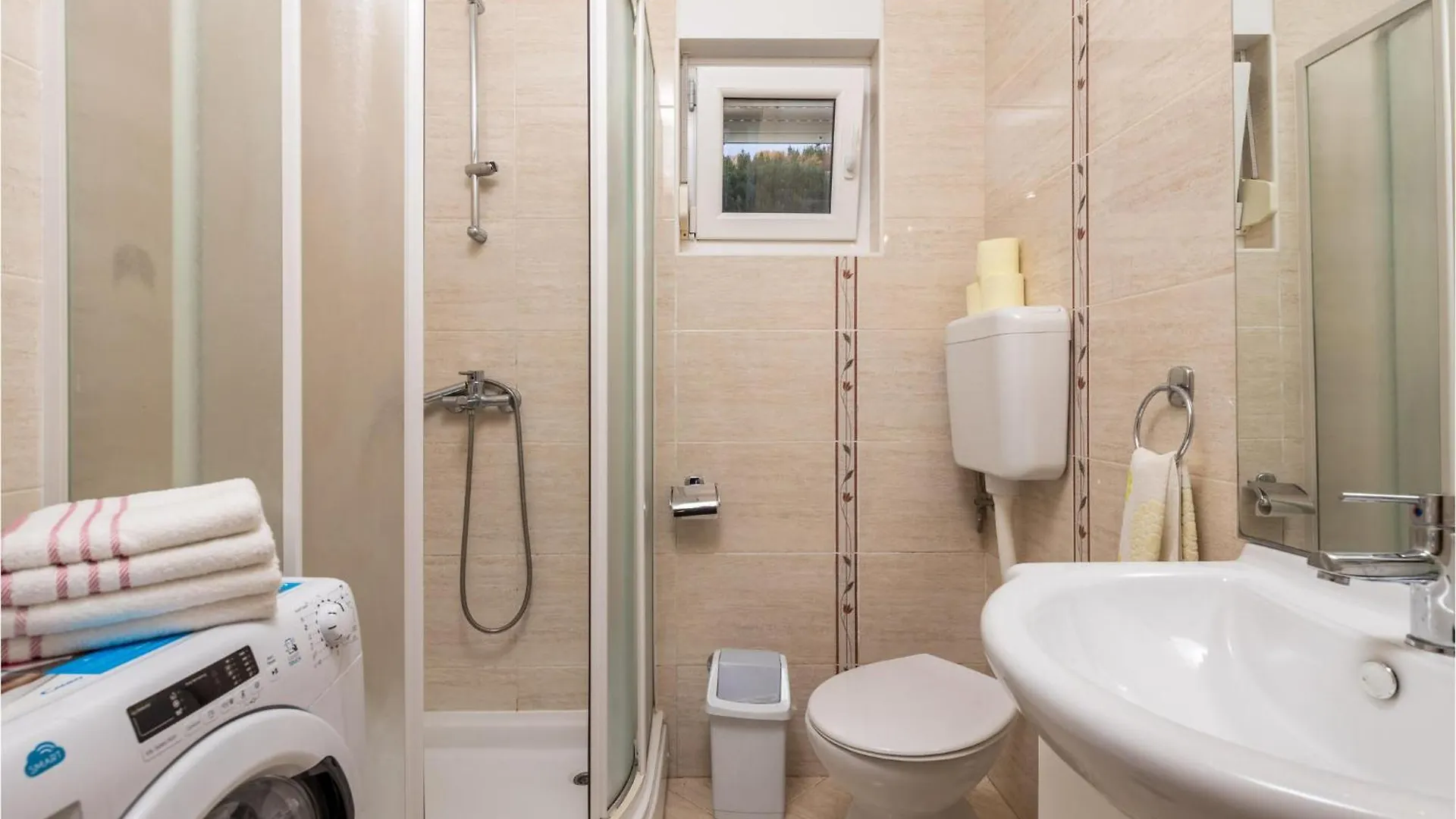 Awesome Home In Medveja With House Sea View بيت للعطل