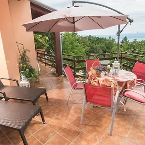 Apartment Alba, Medveja