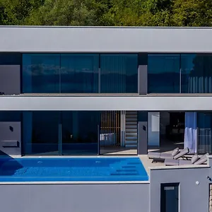 Villa Sky Pool, Medveja